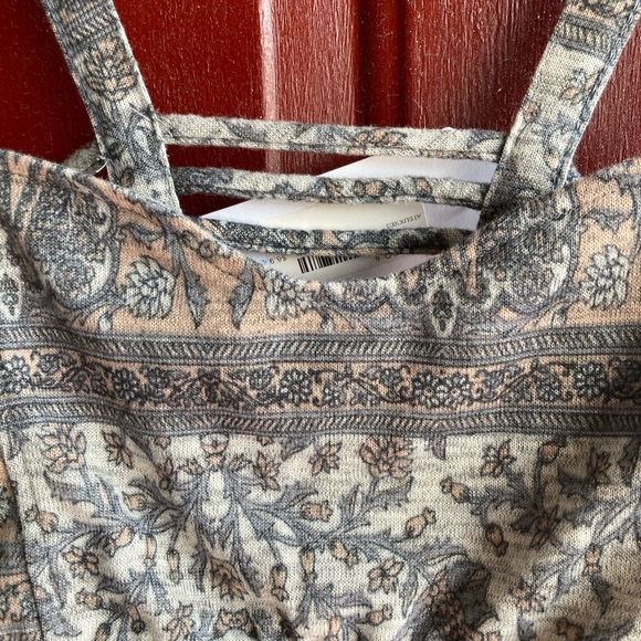 Sadie and sage crop top - Picture 2 of 5